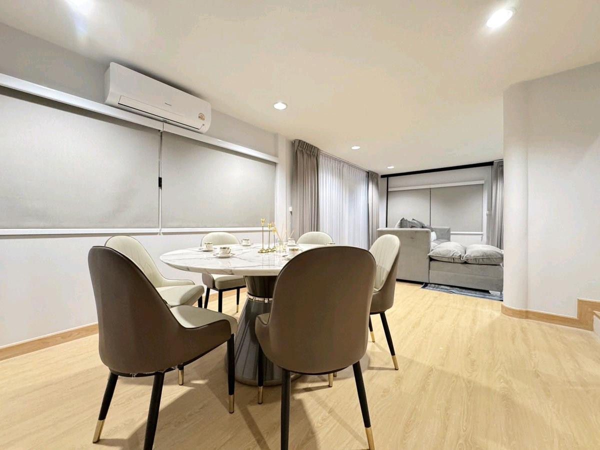 ให้เช่าบ้านรัชดา ห้วยขวาง : 🚩For Rent : Single house in Ladphrao - Suthisan / 5 Bed,4 Bath / 5 Parking 