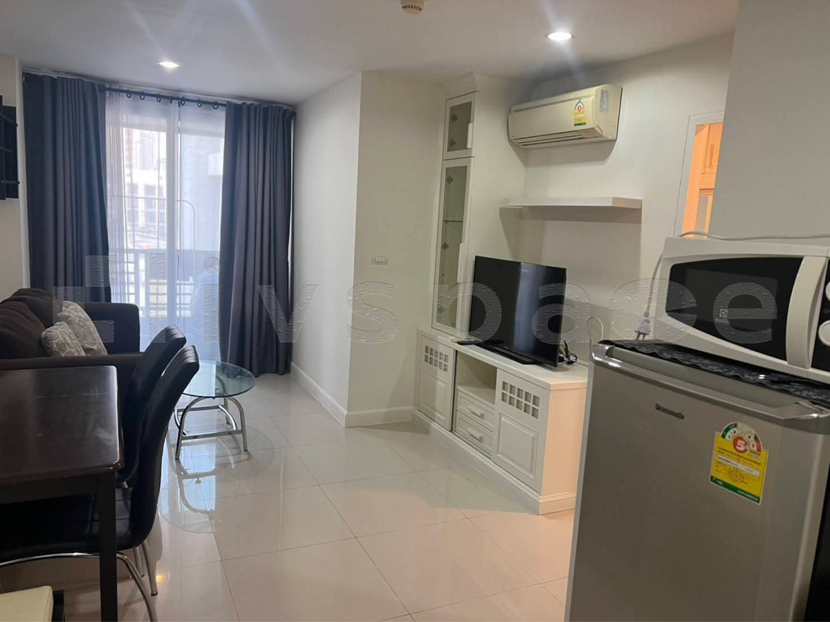 For RentCondoRatchathewi,Phayathai : ▚ LG146ツ For Rent: Wish @ Siam - 1BR 40sqm 🏙️✨ Hidden Gem! Large Unit, Fully Renovated (New Floors!), Fully Furnished, Ready to move in 🔥 ACT FAST!