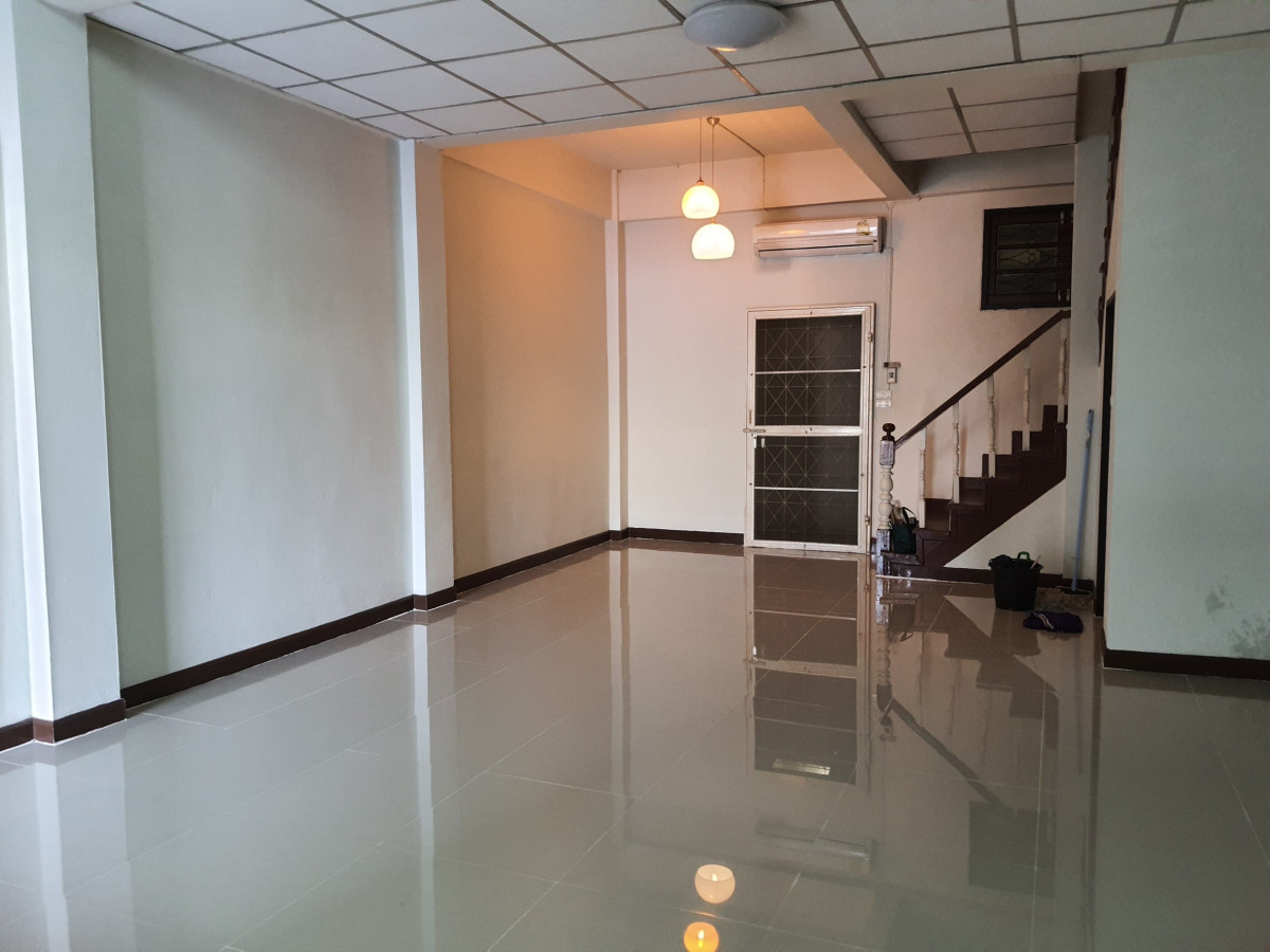 ขายทาวน์โฮมนนทบุรี บางใหญ่ บางบัวทอง : ขายทาวน์เฮ้าส์/ทาวน์โฮม สวีทโฮม ปาร์ค บางบัวทอง หน้ากว้าง รีโนเวทใหม่ บางบัวทอง บางบัวทอง นนทบุรี CX-144335 (S)