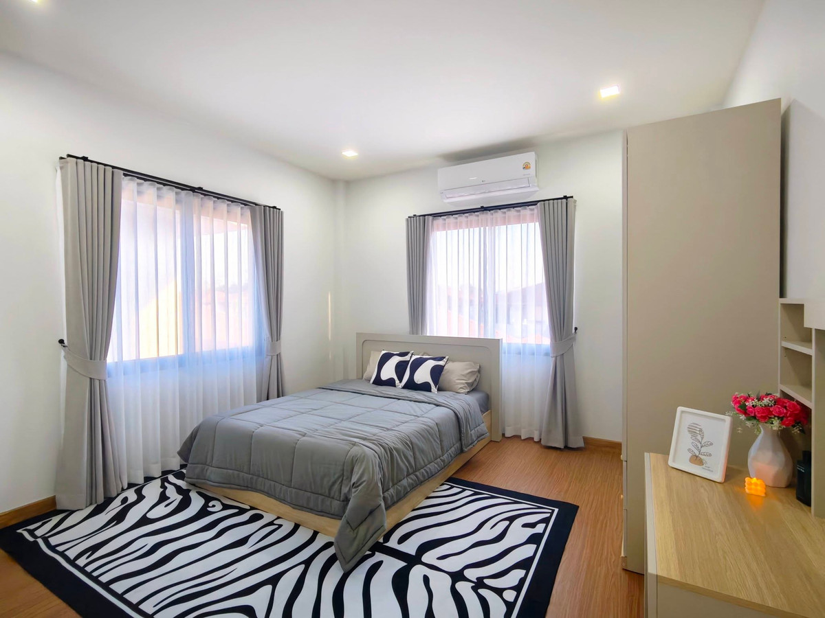 For SaleHousePattaya, Bangsaen, Chonburi : The Grand 9 / 4 Bedrooms (SALE WITH TENANT), The Grand 9 / 4 Bedrooms (Sale with Tenant) BEWN082