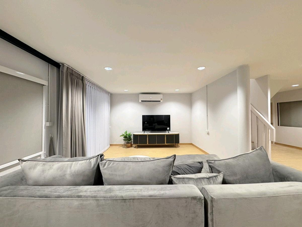 ให้เช่าบ้านรัชดา ห้วยขวาง : 🚩For Rent : Single house in Ladphrao - Suthisan / 5 Bed,4 Bath / 5 Parking 