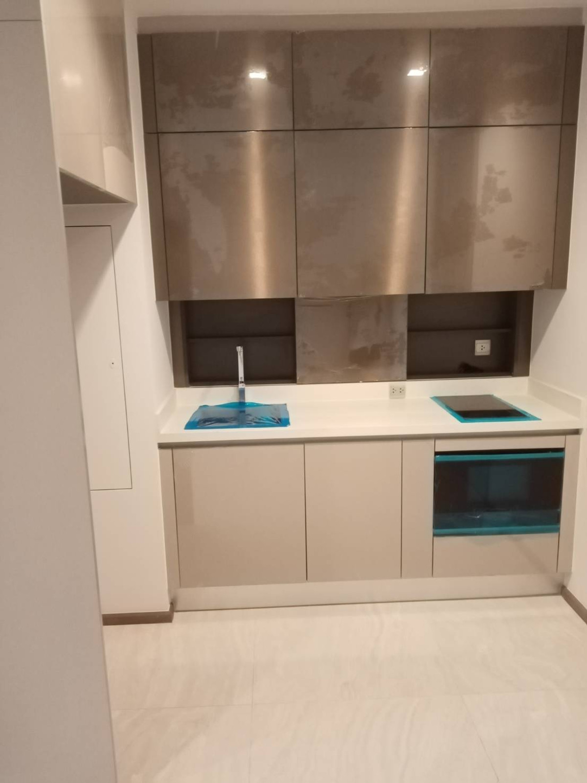 ขายคอนโดราชเทวี พญาไท : From Developer Address Siam Ratchataewee 60 sq.m. 中 日 Please add LINE ID @806qphgn o8415o5483