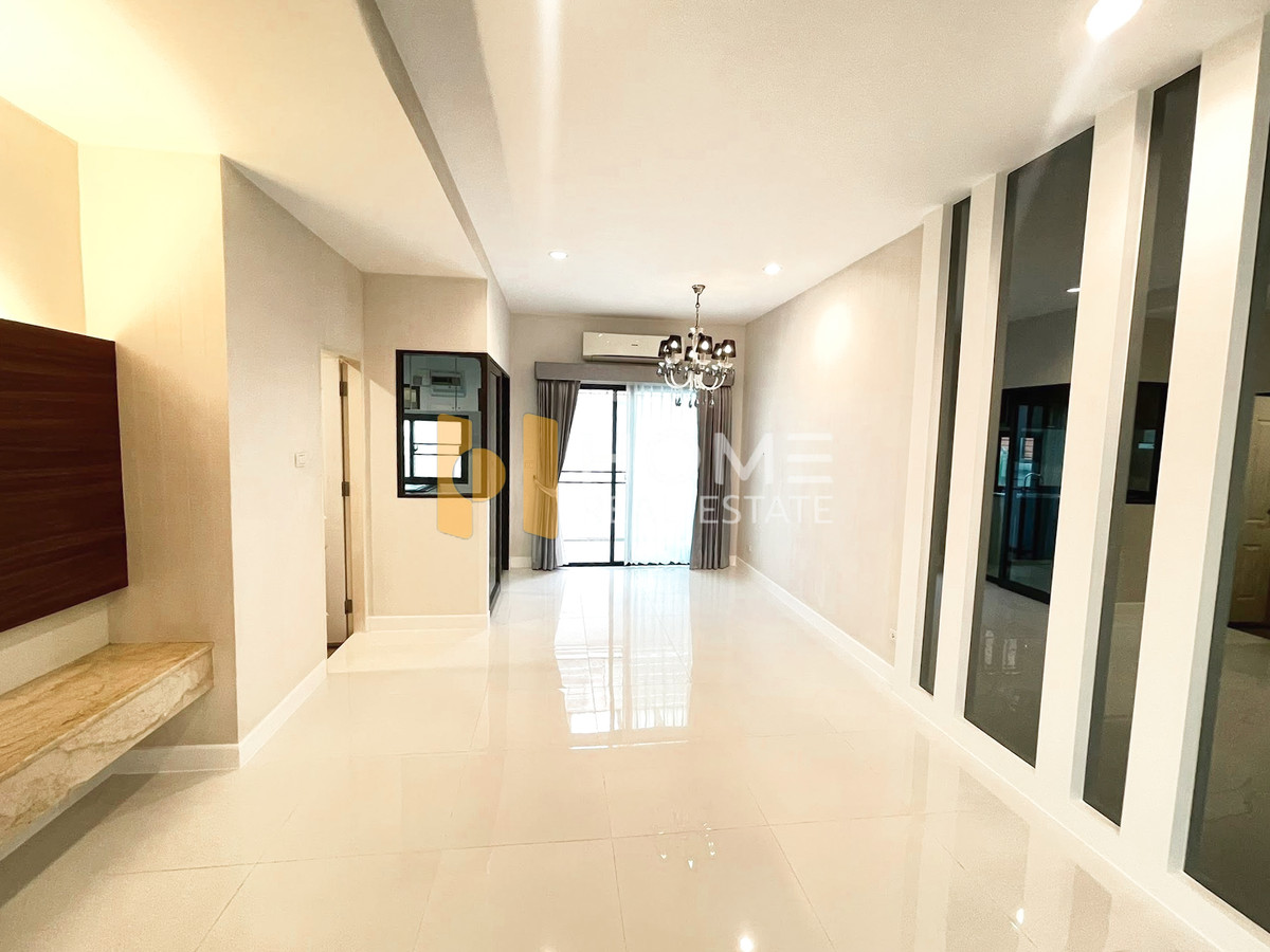 For SaleTownhomePattanakan, Srinakarin : The Metro Pattanakarn - Srinakarin / 3 Bedrooms (FOR SALE) FONT032