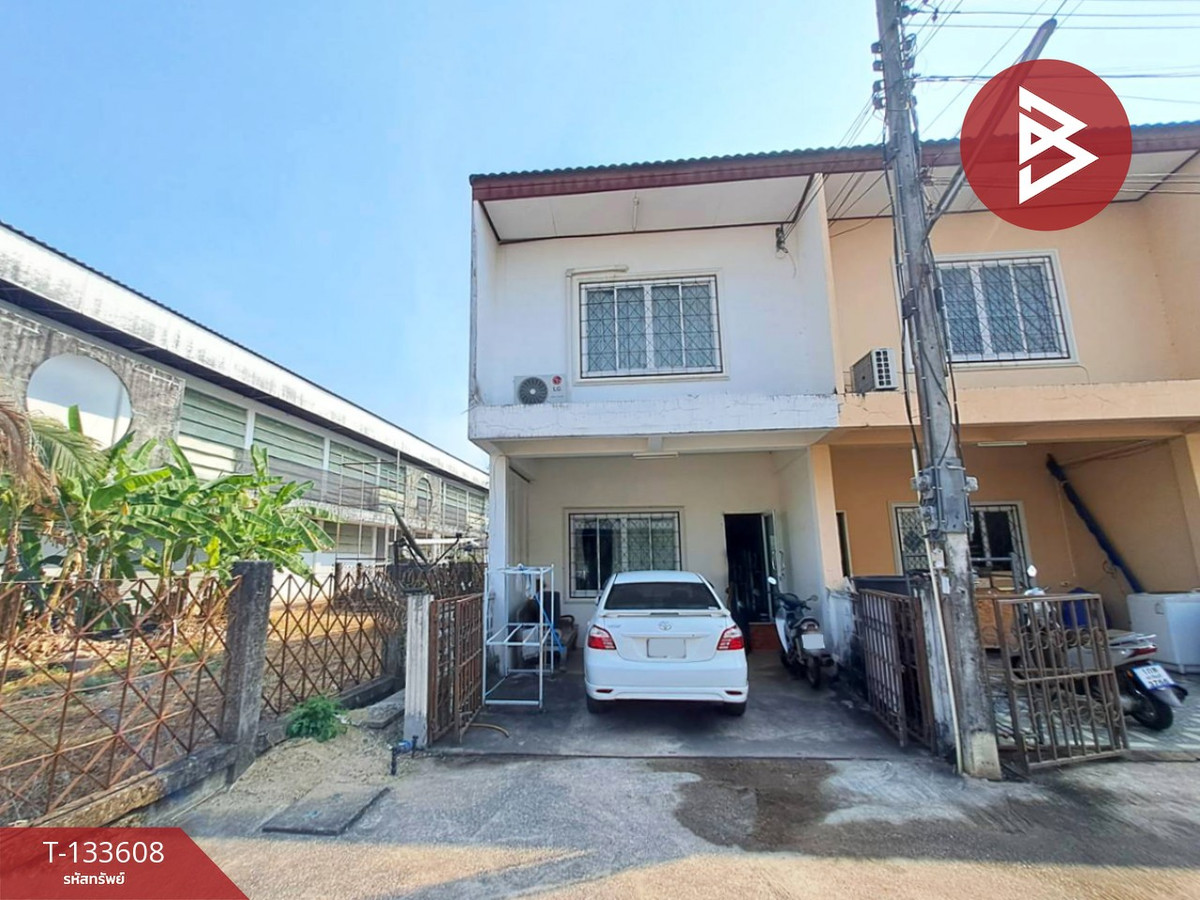 ขายทาวน์โฮมปราจีนบุรี : ขายทาวน์เฮ้าส์หลังมุม เทศบาลดำริ ซอย 3 เมืองปราจีนบุรี ทำเลดี