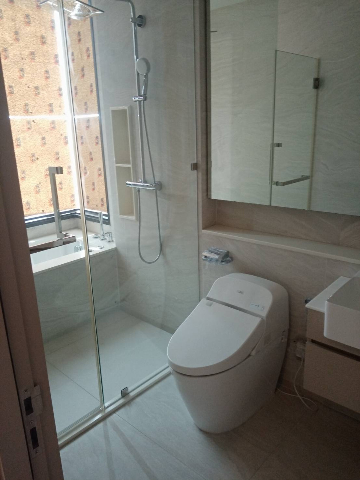 ขายคอนโดราชเทวี พญาไท : From Developer Address Siam Ratchataewee 60 sq.m. 中 日 Please add LINE ID @806qphgn o8415o5483