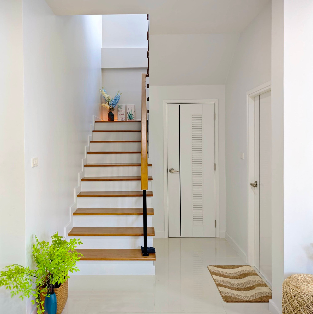 For SaleHousePattaya, Bangsaen, Chonburi : The Grand 9 / 4 Bedrooms (SALE WITH TENANT), The Grand 9 / 4 Bedrooms (Sale with Tenant) BEWN082