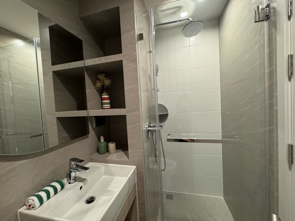 ขายคอนโดวงเวียนใหญ่ เจริญนคร : Reference Sathorn–Wongwianyai
🛏 Studio 24sq.m. 💰3.59mb.
📞Phat 064-642-8664
📞Nui 094-624-2014