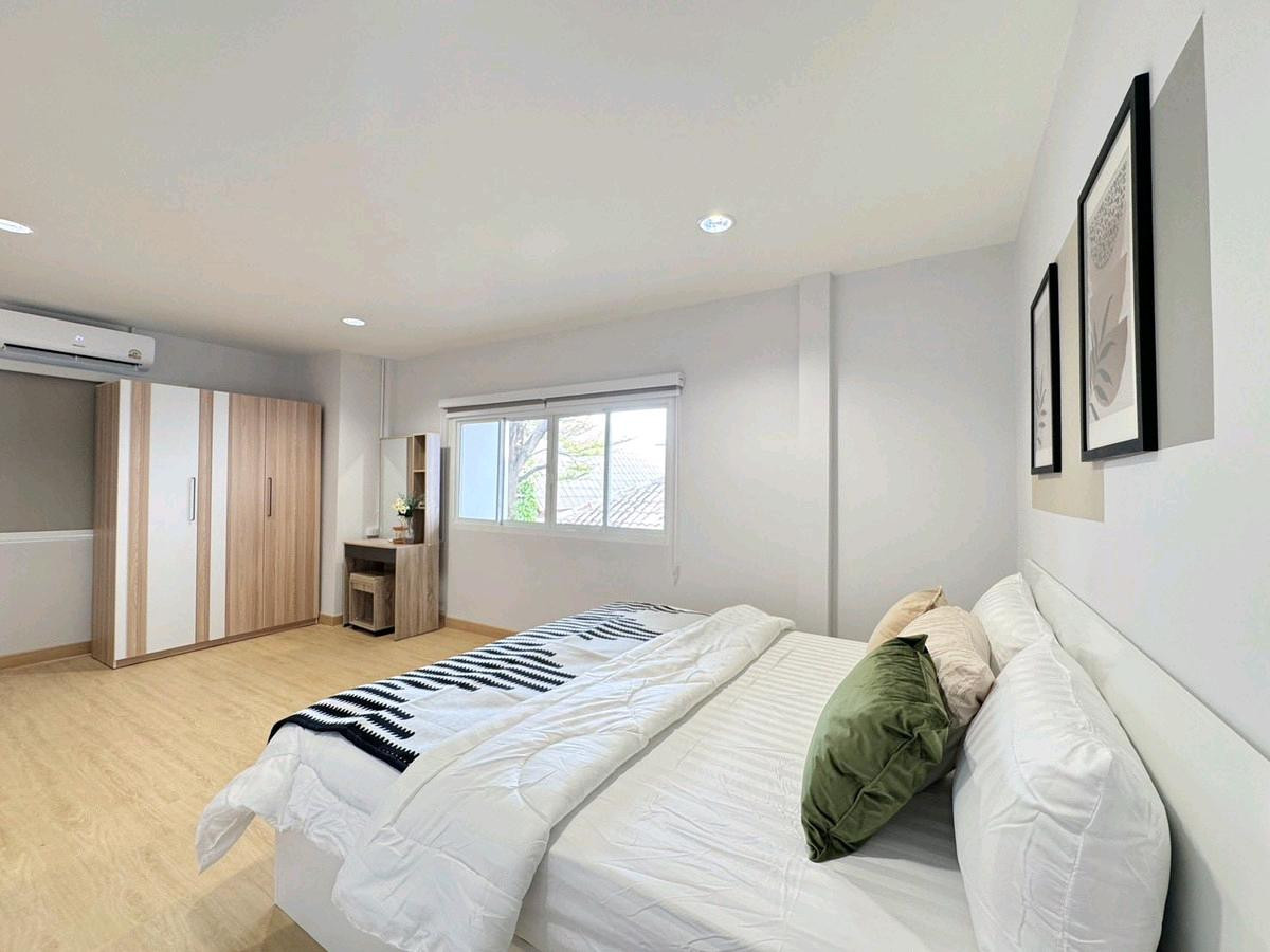 ให้เช่าบ้านรัชดา ห้วยขวาง : 🚩For Rent : Single house in Ladphrao - Suthisan / 5 Bed,4 Bath / 5 Parking 