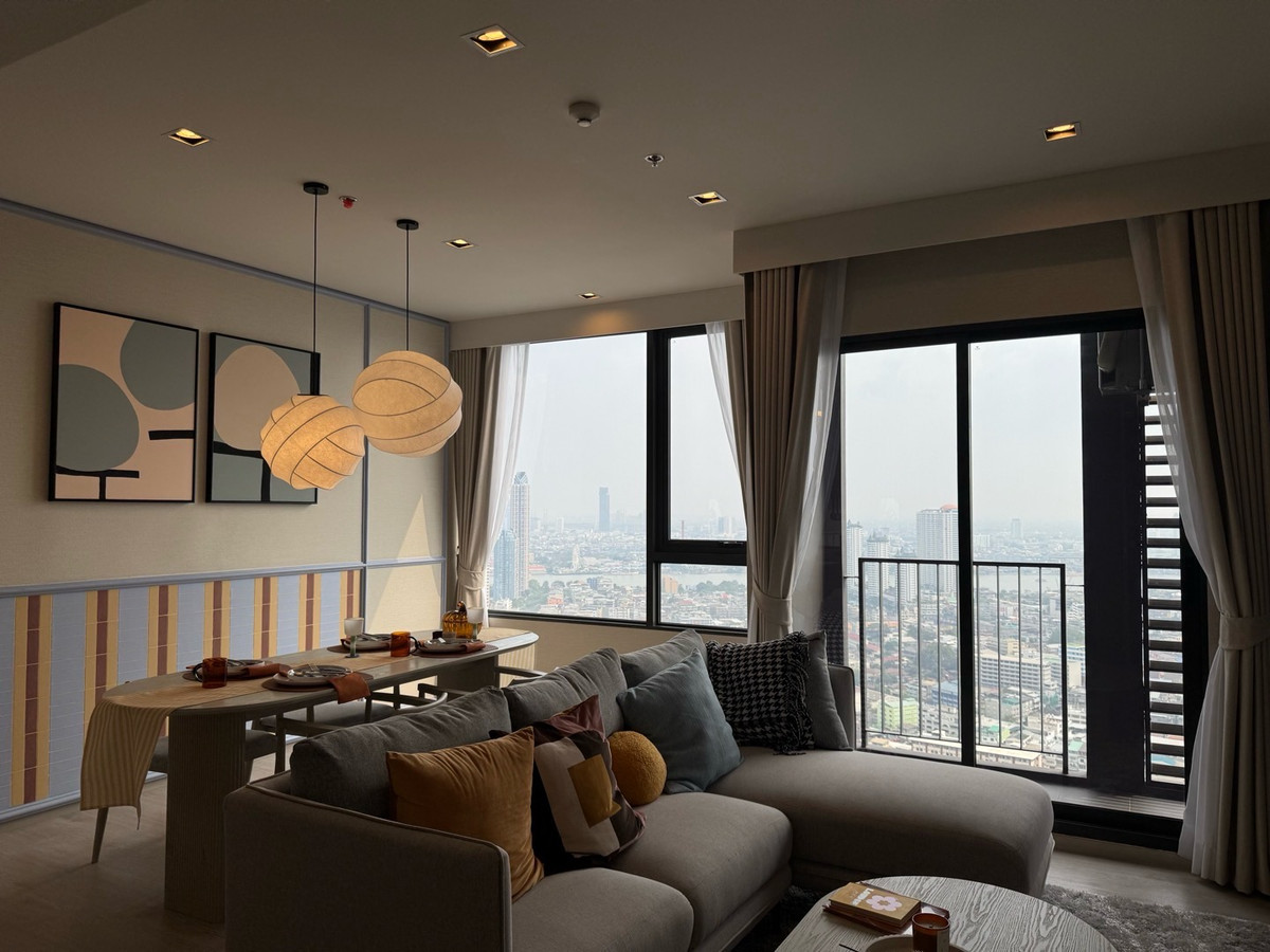 For SaleCondoWongwianyai, Charoennakor : Reference Sathorn–Wongwianyai
2Bed 2Bath 63sq.m. 9.29mb.
📞Phat 064-642-8664
📞Nui 094-624-2014