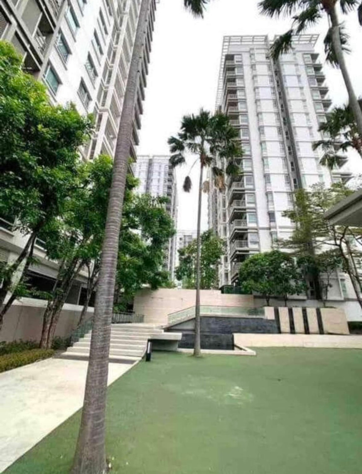 For RentCondoLadprao, Central Ladprao : Resort style condo for rent, The Room Ratchada-Lat Phrao (63 sq m.), only 300 meters to MRT Lat Phrao.