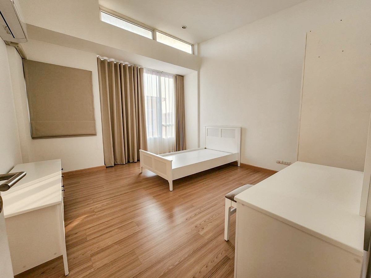 For RentTownhomeRama3 (Riverside),Satupadit : For Rent❗ 3-story townhome, Thanapat Green Zone, for rent with furniture, 3 floors, 3 bedrooms, 3 bathrooms.