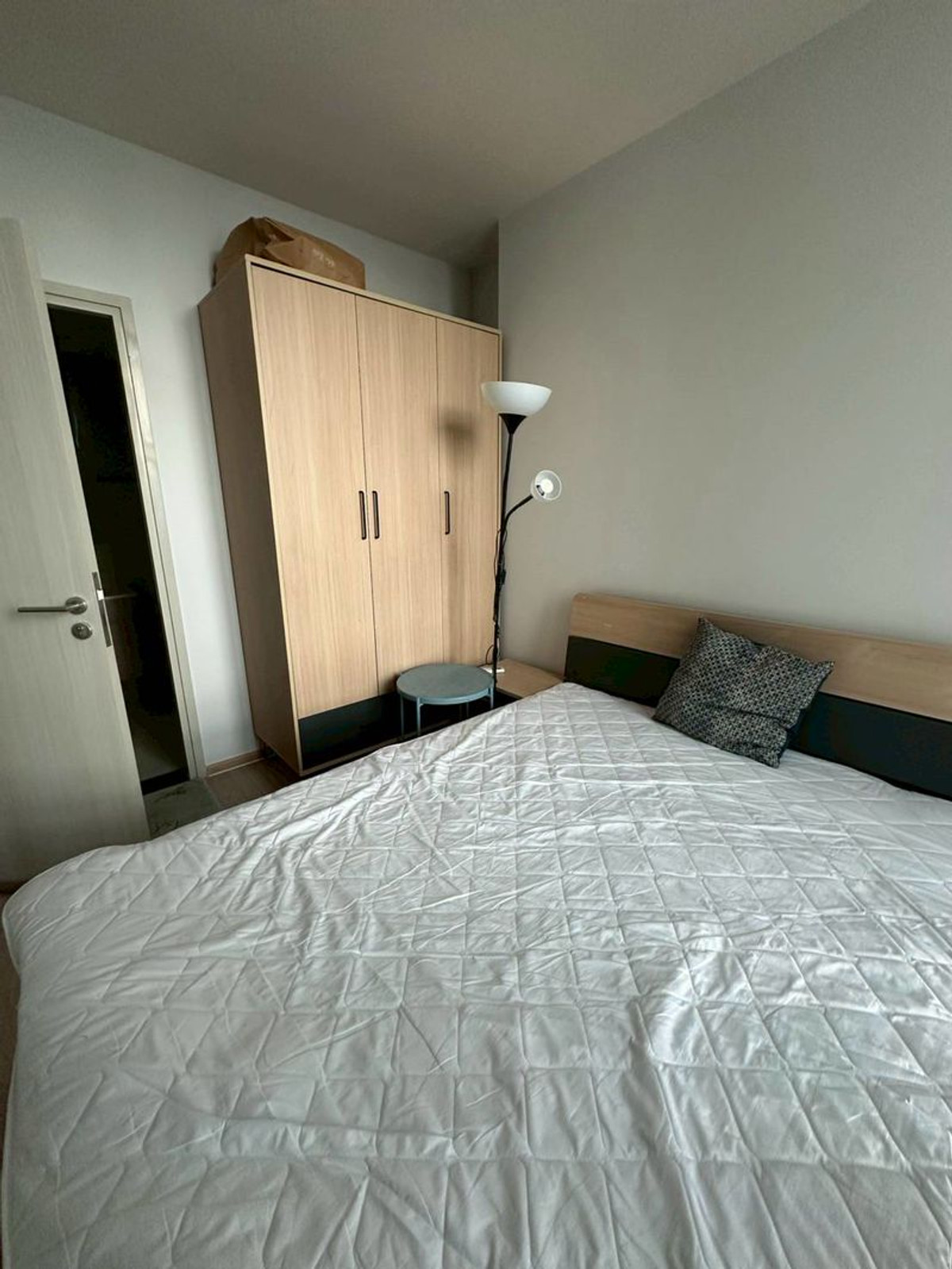 For RentCondoRatchadapisek, Huaikwang, Suttisan : [For rent] Condo near MRT Cultural Center | Noble Revolve Ratchada 2 | CBD Ratchada - Rama 9 location, near the office.