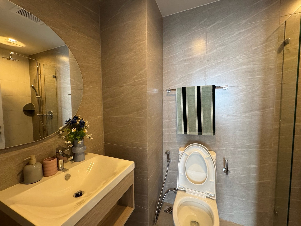 For SaleCondoWongwianyai, Charoennakor : Reference Sathorn–Wongwianyai
2Bed 2Bath 63sq.m. 9.29mb.
📞Phat 064-642-8664
📞Nui 094-624-2014