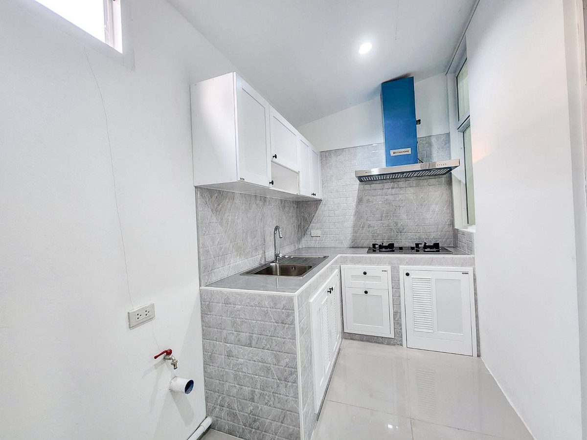 For RentTownhomeRama3 (Riverside),Satupadit : For Rent❗ 3-story townhome, Thanapat Green Zone, for rent with furniture, 3 floors, 3 bedrooms, 3 bathrooms.