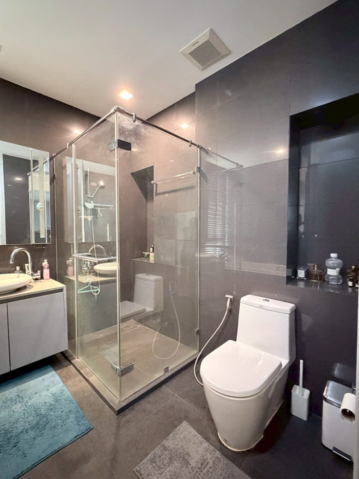 For RentCondoSilom, Saladaeng, Bangrak : 🏙️✨ For Rent: Beautifully Decorated Unit at M Silom – Ready to Move In! 🐶🛁