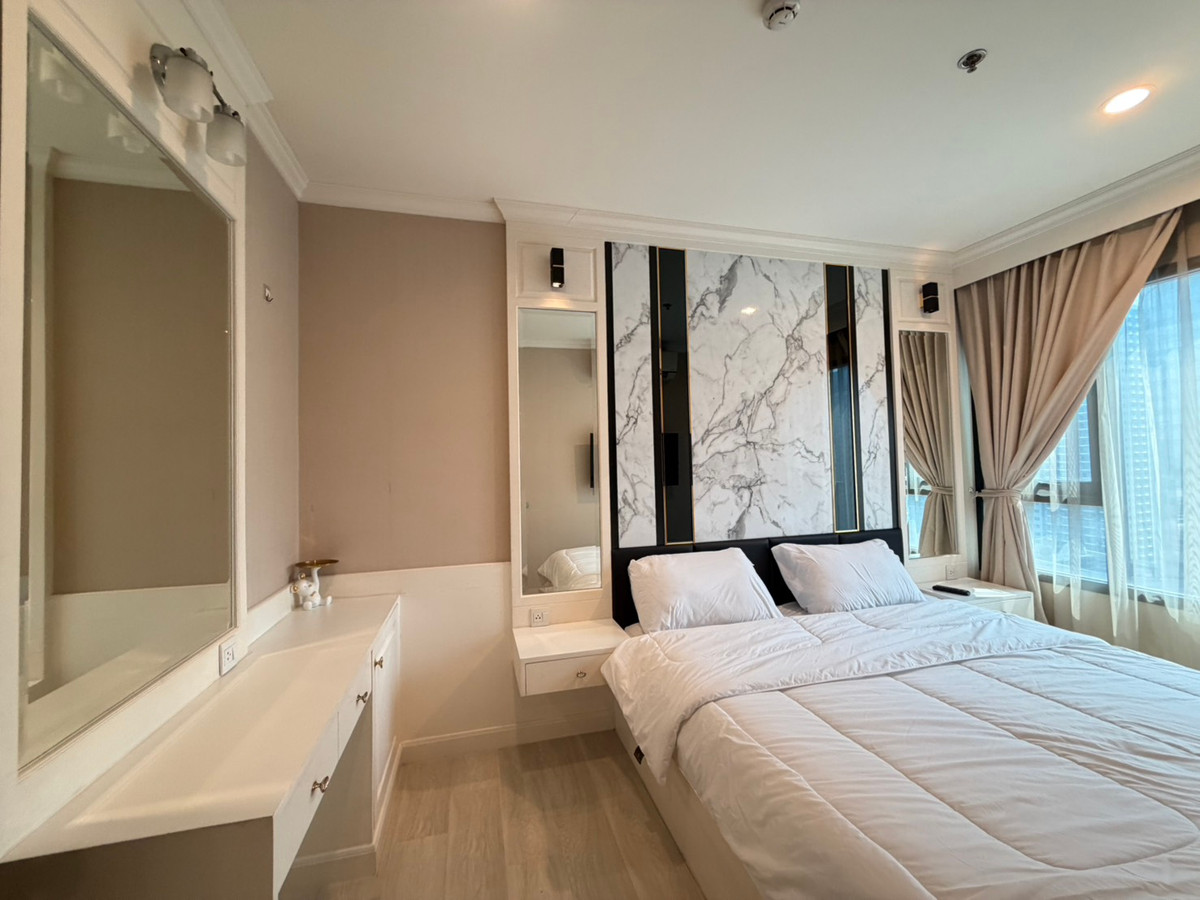 ให้เช่าคอนโดพระราม 9 เพชรบุรีตัดใหม่ RCA : 🔥 Hot Deal 2 bedrooms for rent at Life asoke 🔥