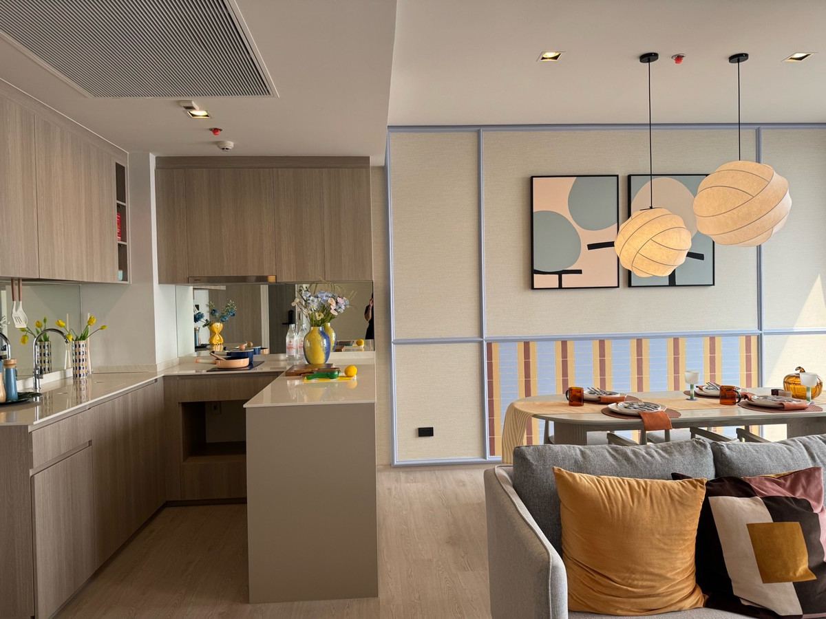 For SaleCondoWongwianyai, Charoennakor : Reference Sathorn–Wongwianyai
2Bed 2Bath 63sq.m. 9.29mb.
📞Phat 064-642-8664
📞Nui 094-624-2014