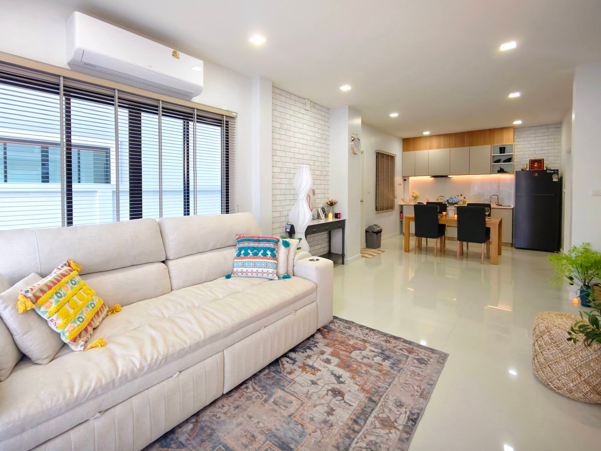 For SaleHousePattaya, Bangsaen, Chonburi : The Grand 9 / 4 Bedrooms (SALE WITH TENANT), The Grand 9 / 4 Bedrooms (Sale with Tenant) BEWN082