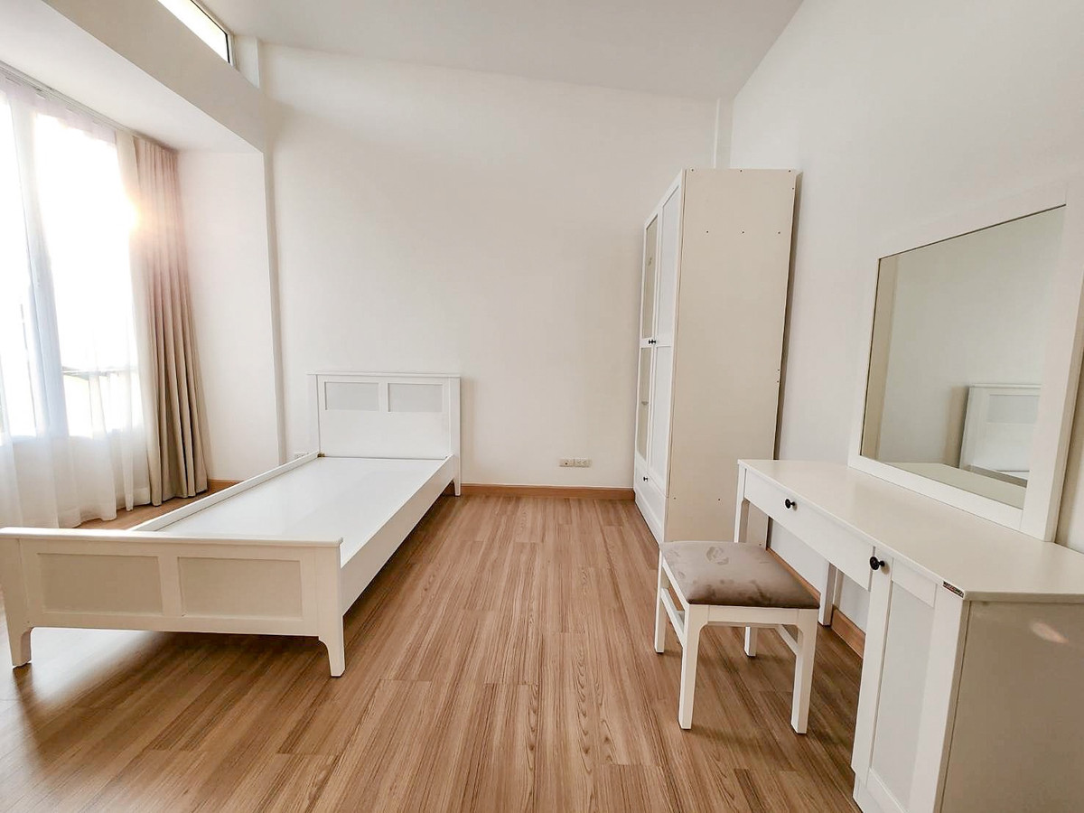 For RentTownhomeRama3 (Riverside),Satupadit : For Rent❗ 3-story townhome, Thanapat Green Zone, for rent with furniture, 3 floors, 3 bedrooms, 3 bathrooms.