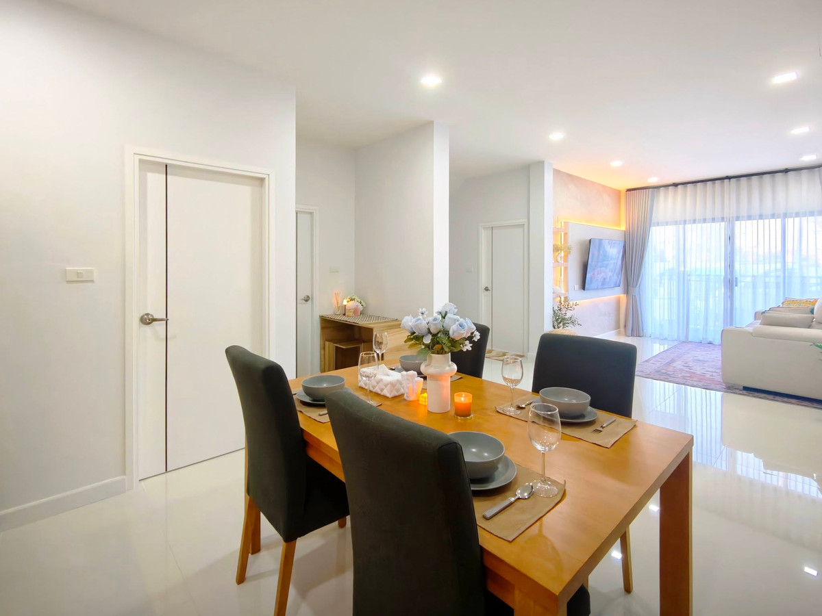 For SaleHousePattaya, Bangsaen, Chonburi : The Grand 9 / 4 Bedrooms (SALE WITH TENANT), The Grand 9 / 4 Bedrooms (Sale with Tenant) BEWN082