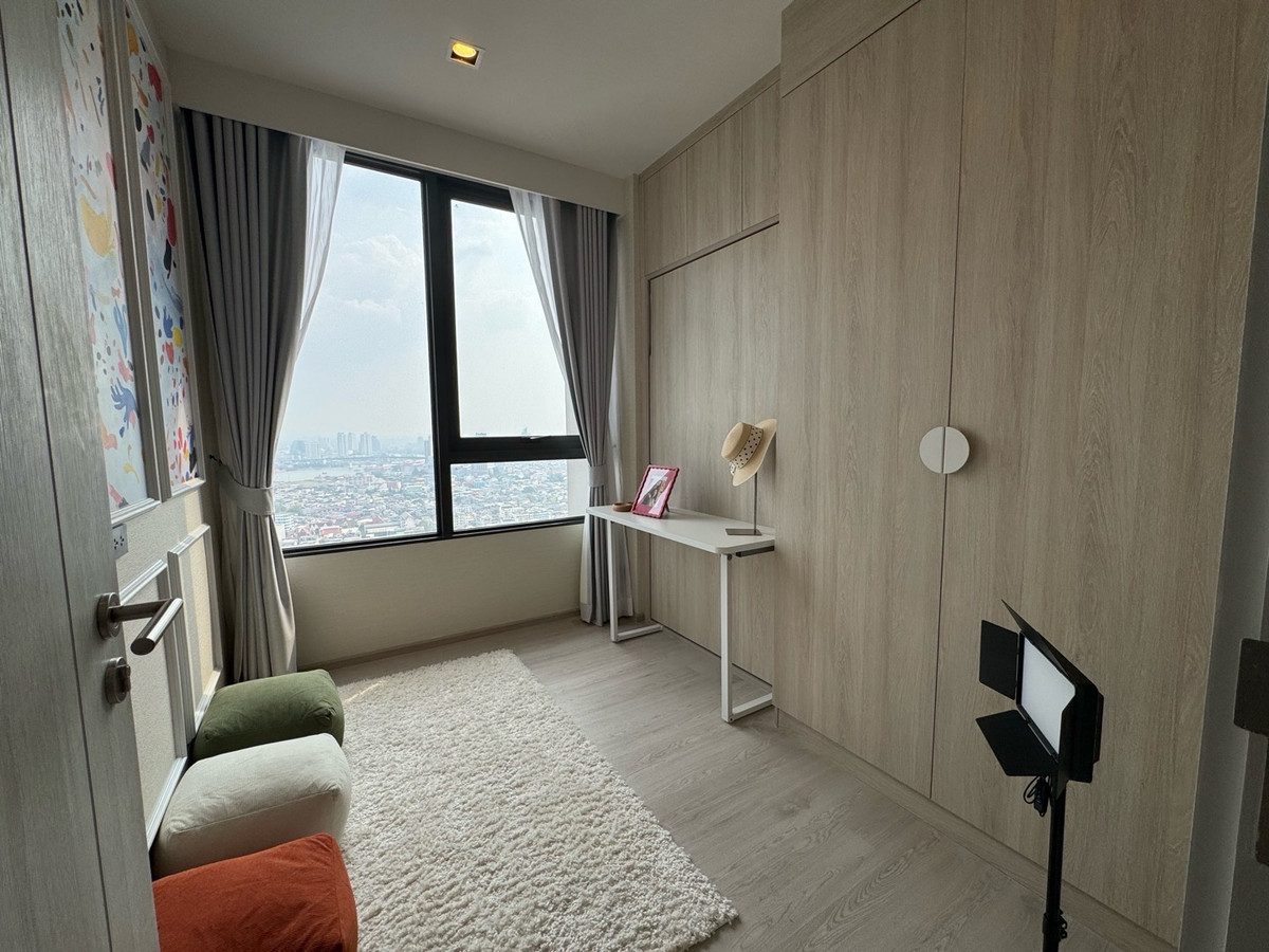 For SaleCondoWongwianyai, Charoennakor : Reference Sathorn–Wongwianyai
2Bed 2Bath 63sq.m. 9.29mb.
📞Phat 064-642-8664
📞Nui 094-624-2014