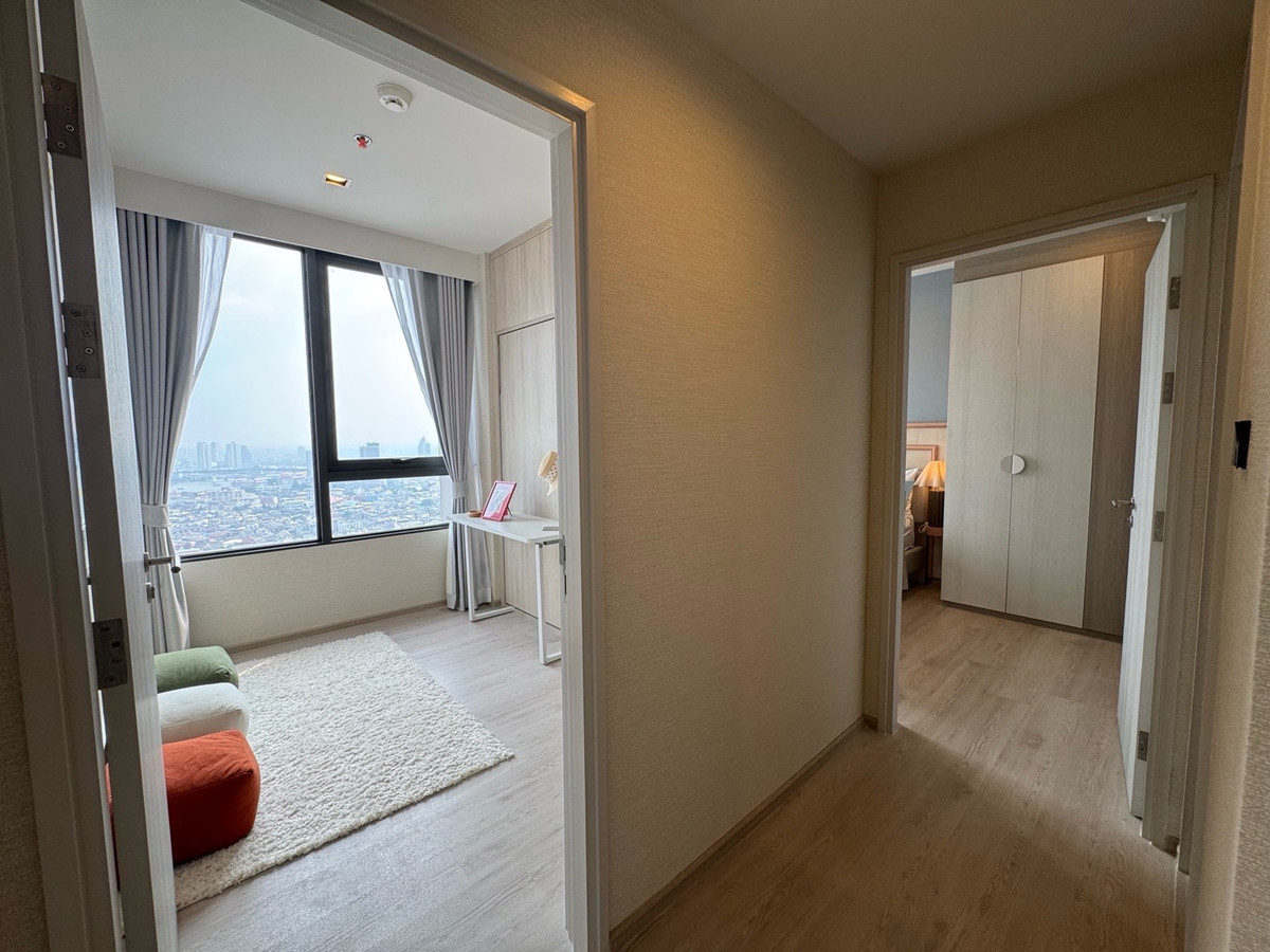 For SaleCondoWongwianyai, Charoennakor : Reference Sathorn–Wongwianyai
2Bed 2Bath 63sq.m. 9.29mb.
📞Phat 064-642-8664
📞Nui 094-624-2014