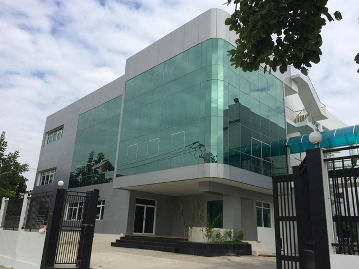 For RentOfficeSeri Thai, Ramkhamhaeng Nida : Code C7069‼️Urgent‼️🔥🔥Office building for rent, 3 floors, parking for 65 cars🔥🔥Serithai Road area Near The Mall Bangkapi