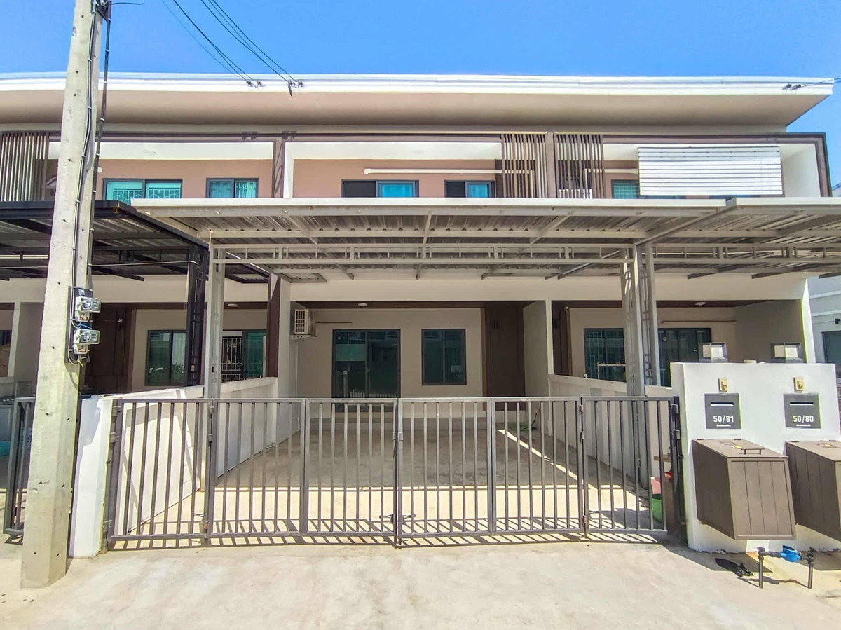 ให้เช่าบ้านเชียงใหม่ : 🐶 ทาวน์โฮมให้เช่า กาญจน์กนกทาวน์ 5 ป่าแดด ใกล้สนามบิน เลี้ยงสัตว์ได้ พร้อมอยู่