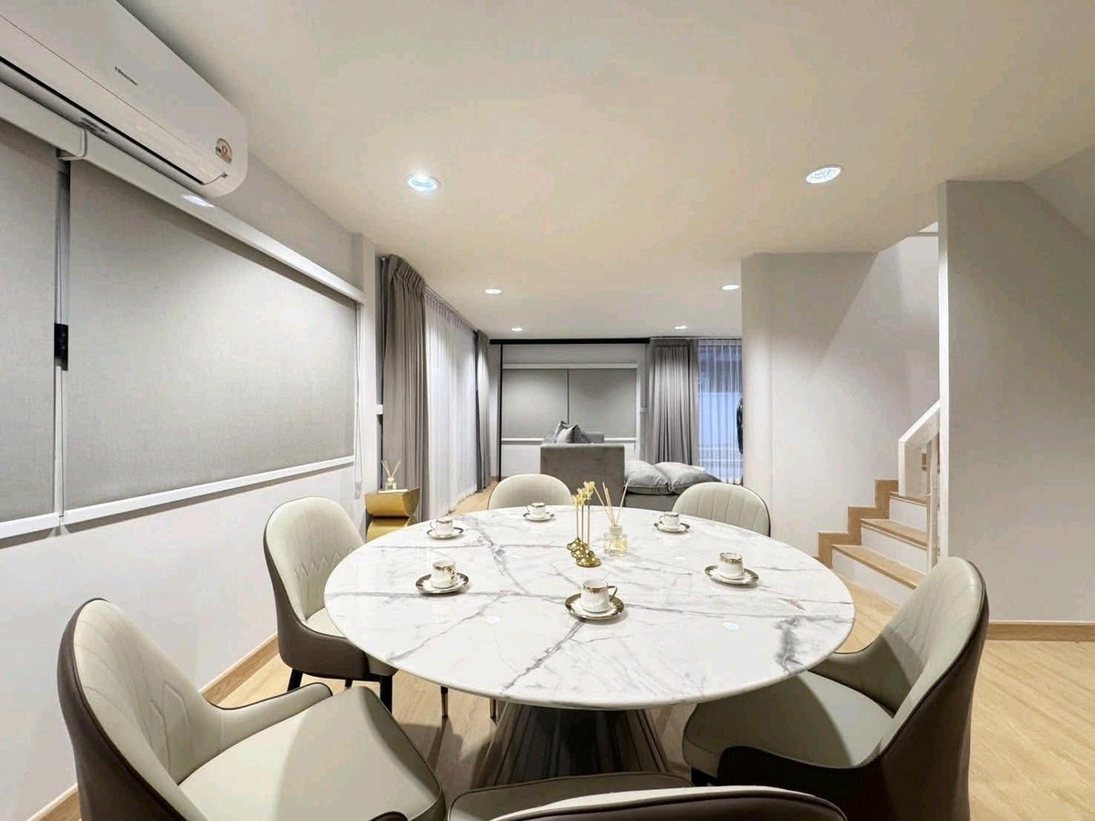 ให้เช่าบ้านรัชดา ห้วยขวาง : 🚩For Rent : Single house in Ladphrao - Suthisan / 5 Bed,4 Bath / 5 Parking 