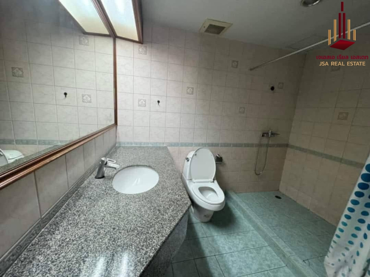 ขายคอนโดสุขุมวิท อโศก ทองหล่อ : ✨ For Sale: Asoke Place Condo ✨  💰 Only 10,990,000 THB