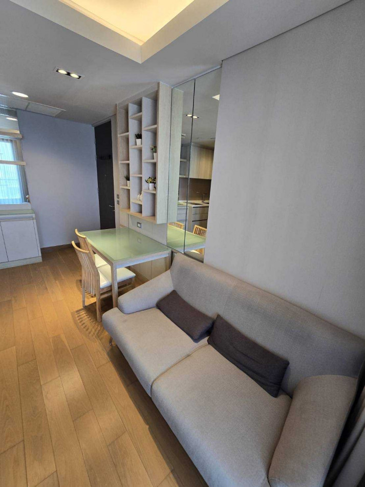 For RentCondoSukhumvit, Asoke, Thonglor : Condo for rent, city view, The Lumpini 24, 31 sqm, near EmQuatier.