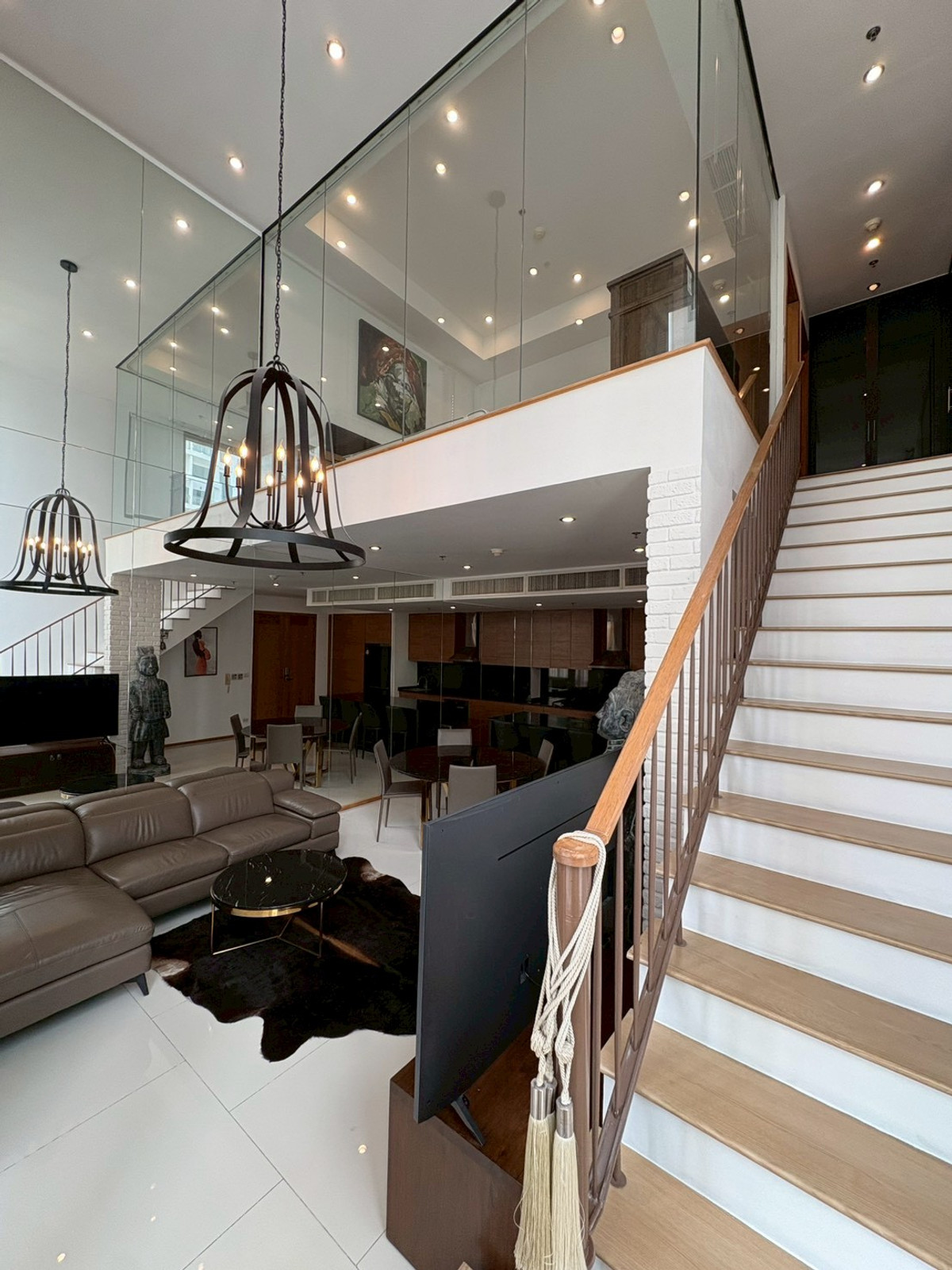 For RentCondoSukhumvit, Asoke, Thonglor :  The Emporio Place 