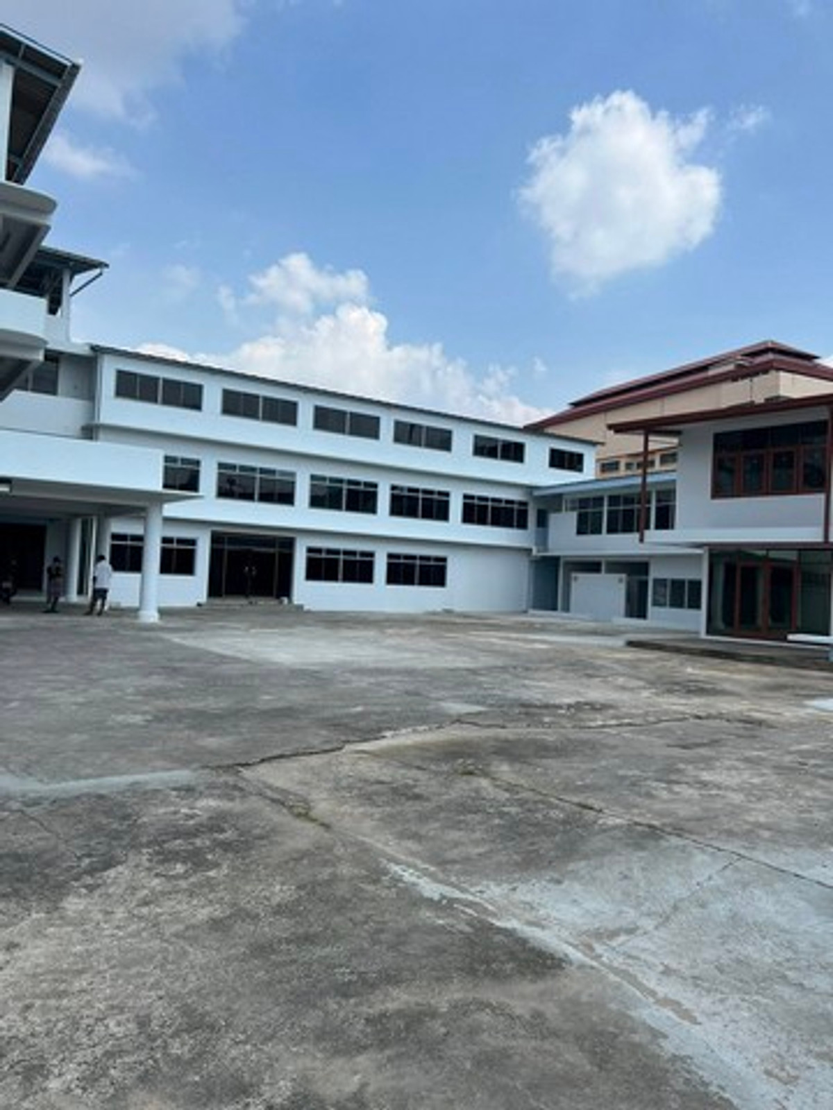 For RentOfficeRama3 (Riverside),Satupadit : Code C7064🔥🔥3-story office building for rent, location in the heart of the city🔥🔥 Area of ​​almost 1 rai with residence. Chan Road area, near Sathorn, Silom, Charoen Krung