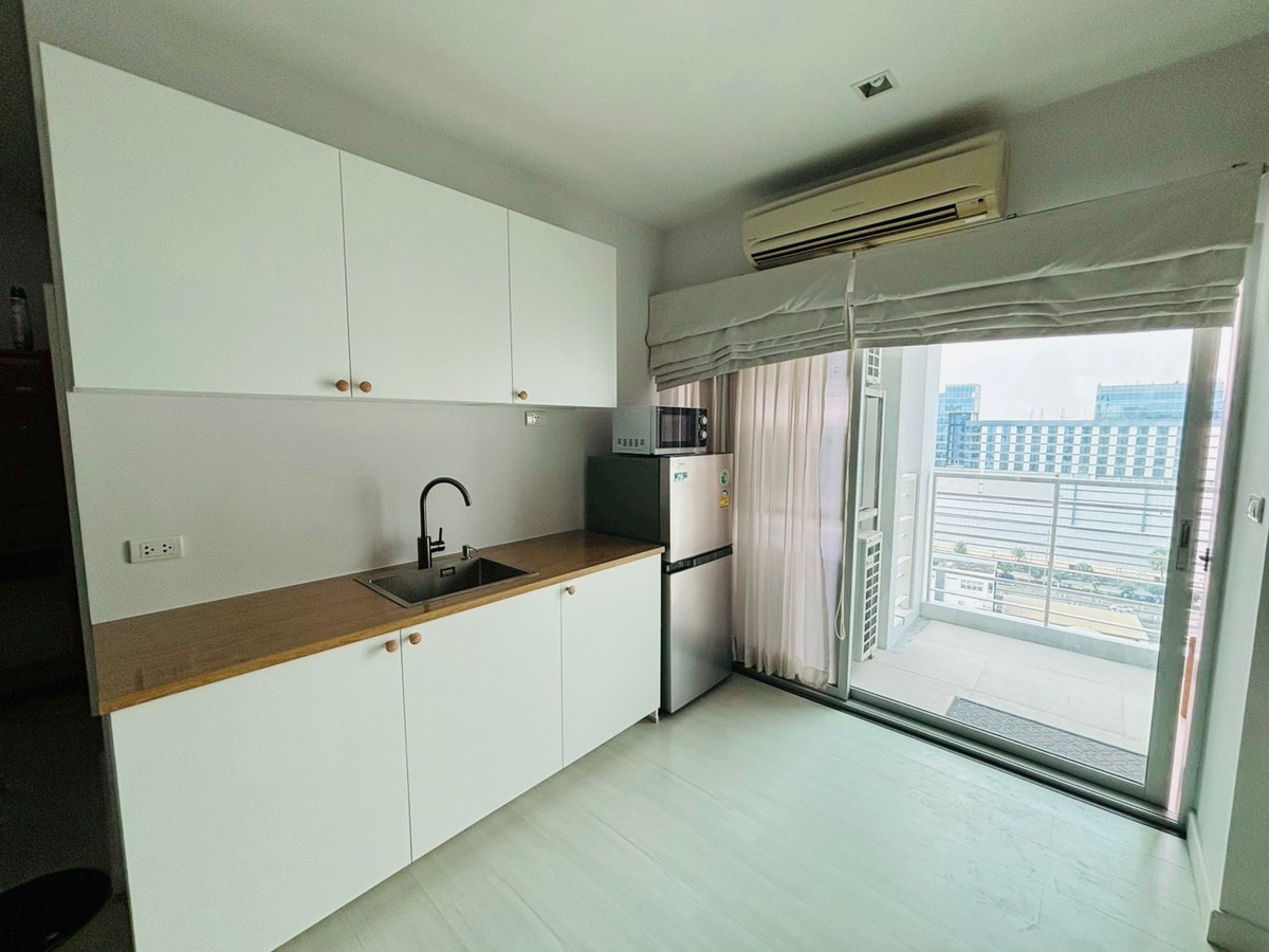 For RentCondoLadprao, Central Ladprao : Resort style condo for rent, The Room Ratchada-Lat Phrao (63 sq m.), only 300 meters to MRT Lat Phrao.