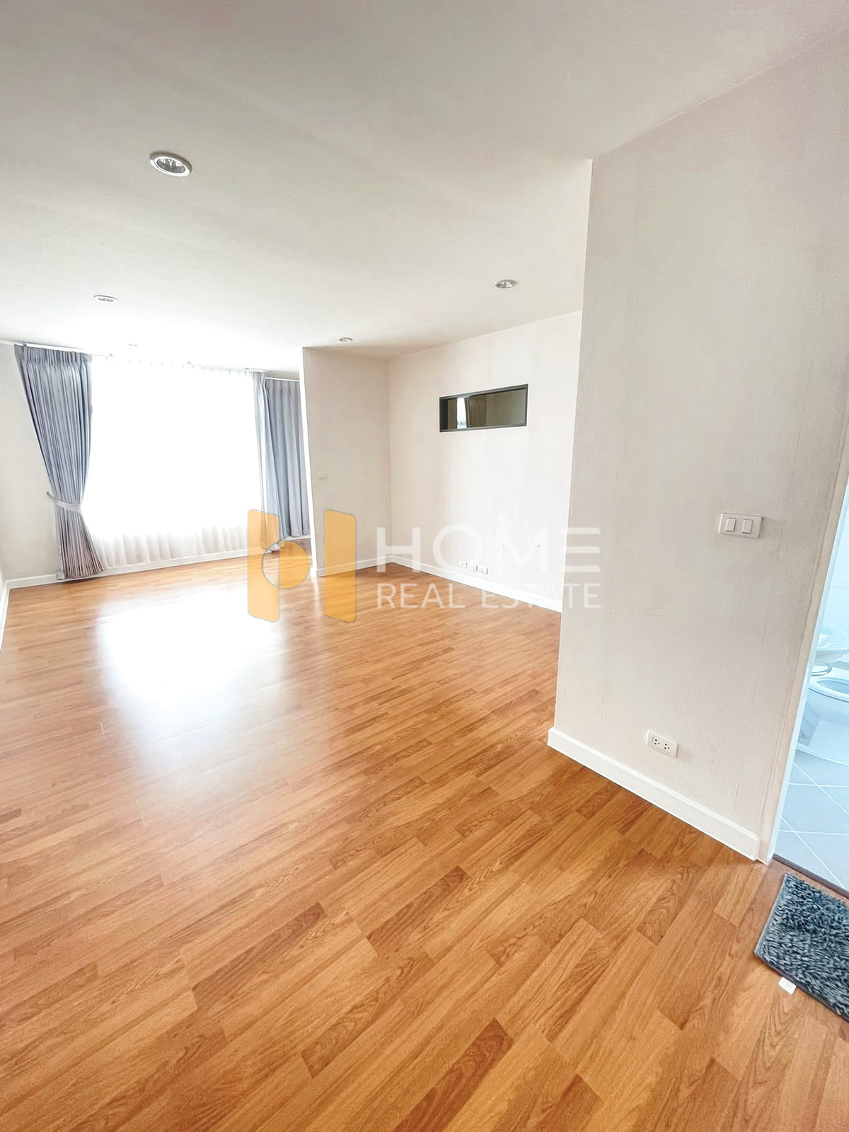 For SaleTownhomePattanakan, Srinakarin : The Metro Pattanakarn - Srinakarin / 3 Bedrooms (FOR SALE) FONT032