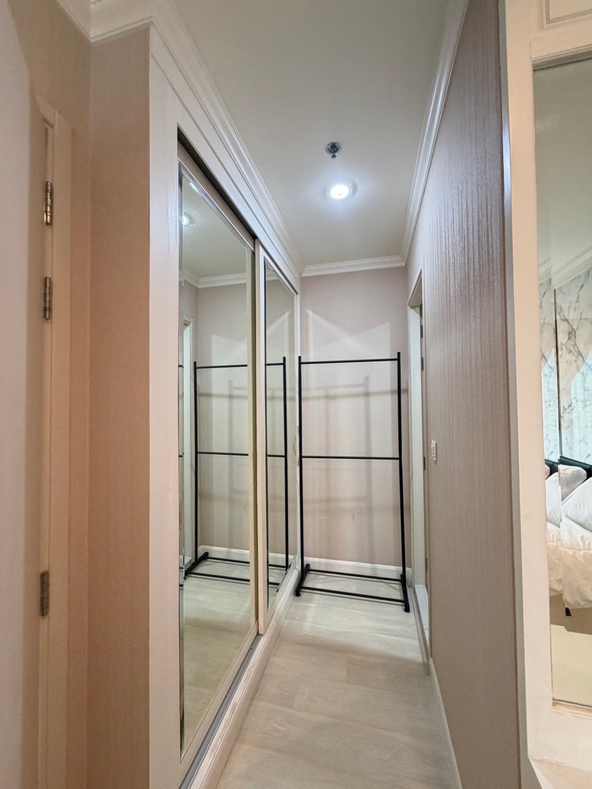 ให้เช่าคอนโดพระราม 9 เพชรบุรีตัดใหม่ RCA : 🔥 Hot Deal 2 bedrooms for rent at Life asoke 🔥