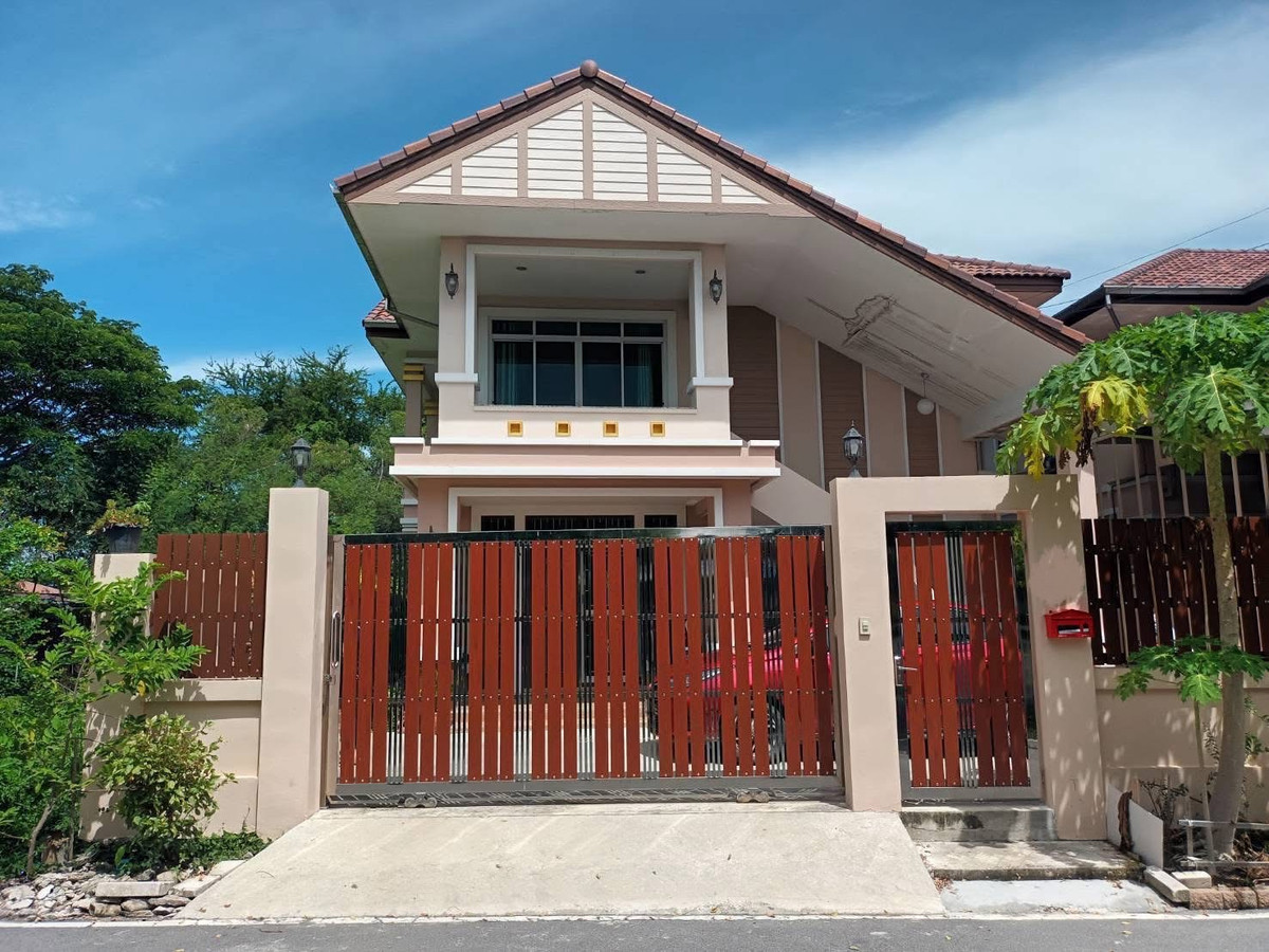 For RentHouseNonthaburi, Bang Yai, Bangbuathong : Single house for rent, Bang Bua Thong, Soi Wat Lat Pla Duk. Near Wat Lat Pladuk