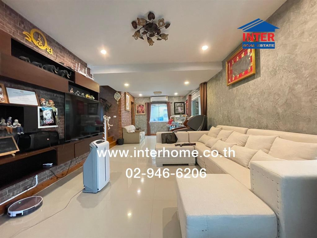 For SaleHousePattaya, Bangsaen, Chonburi : 2-story detached house, 43.8 sq m, Pruksa Nara Village. Nong Mon-Chonburi Soi 11, near Eastern Seaboard Nursing School, Sukhumvit Road, Saensuk Road, Mueang Chonburi, Chonburi