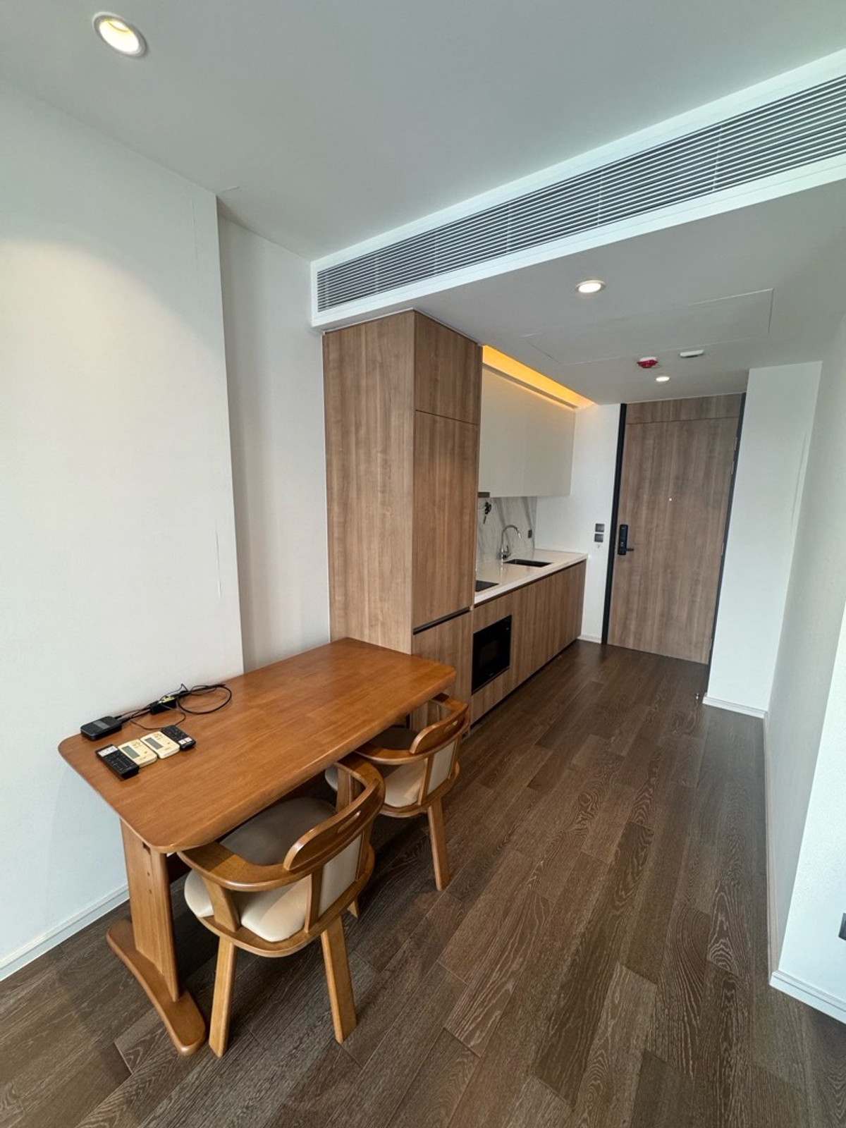 ให้เช่าคอนโดสุขุมวิท อโศก ทองหล่อ : For Rent Muniq Sukhumvit 23 1 bedroom 43,000 baht allowed pet contact 0869017364