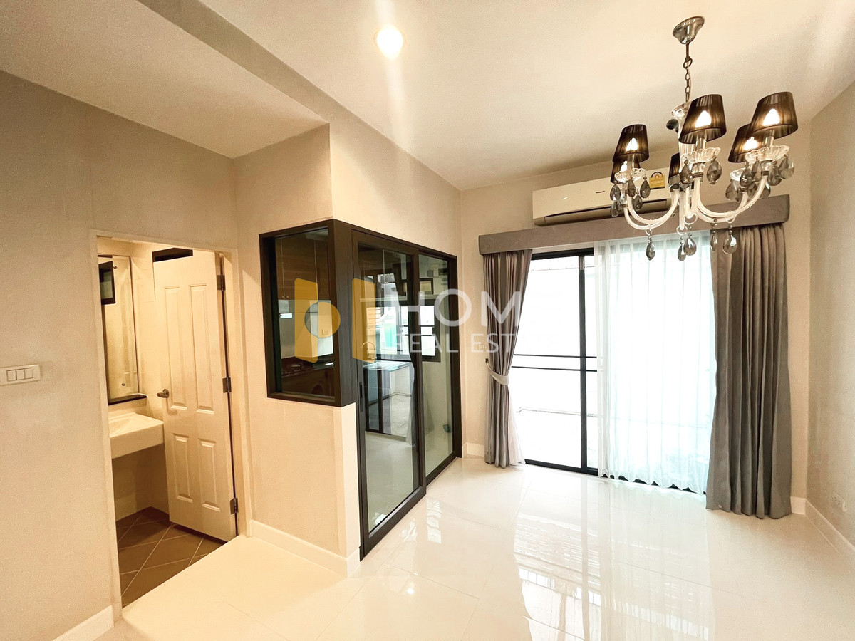 For SaleTownhomePattanakan, Srinakarin : The Metro Pattanakarn - Srinakarin / 3 Bedrooms (FOR SALE) FONT032