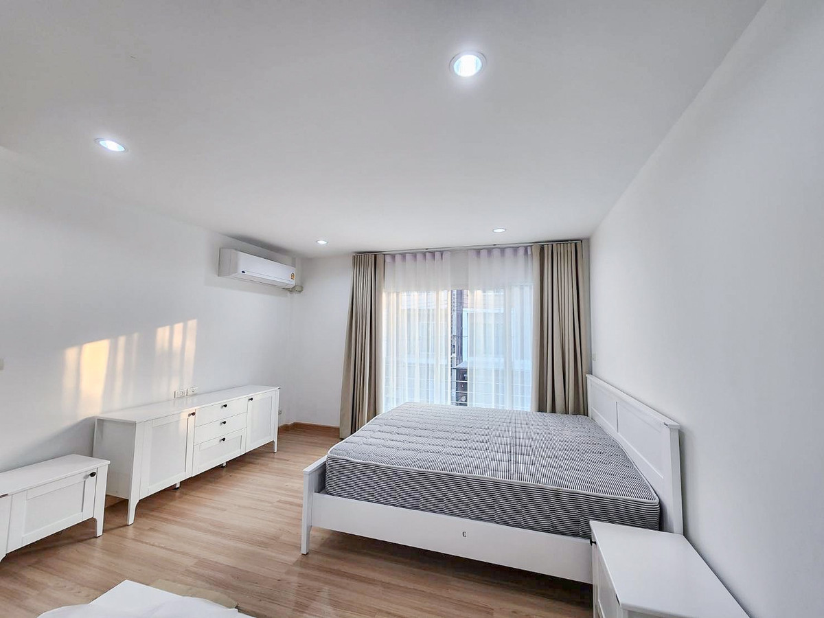 For RentTownhomeRama3 (Riverside),Satupadit : For Rent❗ 3-story townhome, Thanapat Green Zone, for rent with furniture, 3 floors, 3 bedrooms, 3 bathrooms.