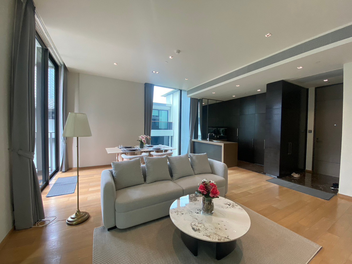 For RentCondoWitthayu, Chidlom, Langsuan, Ploenchit : For rent, 2 bedrooms, garden view, location in the heart of the city, Chidlom Road, ready to move in.