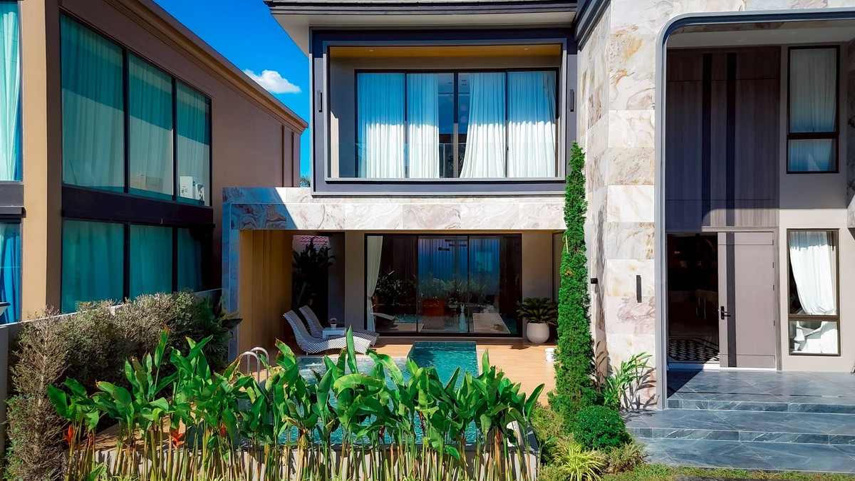 ขายพัทยา บางแสน ชลบุรี สัตหีบ : ขายบ้าน Pool Villa โซนมาบประชัน  126 ตารางวา  752 ตารางเมตร  5 ห้องนอน 7 ห้องน้ำ ดีไซน์หรู ทันสมัย