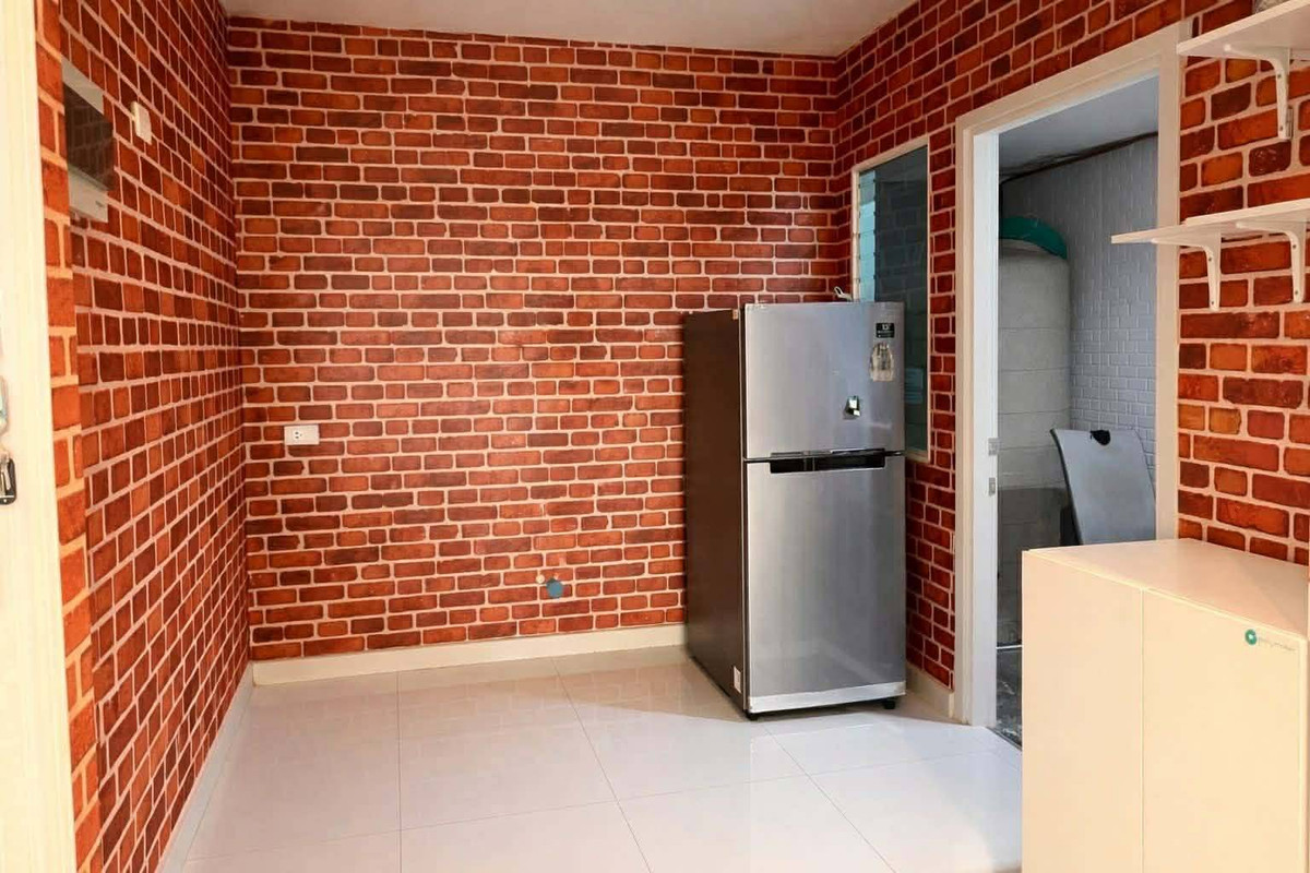 For RentSamut Prakan,Samrong : For rent, 2-story semi-detached house, The Plant Village, Thepharak, good condition, with furniture, price 25,000 baht.