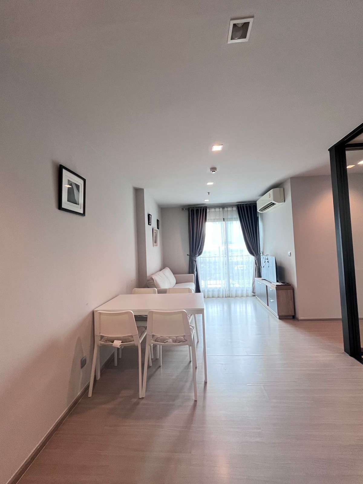 ให้เช่าคอนโดพระราม 9 เพชรบุรีตัดใหม่ RCA : RC023426 Condo 2 beds for rent at Life Asoke Rama 9 ใกล้ MRT พระราม 9 เพียง 300 ม.