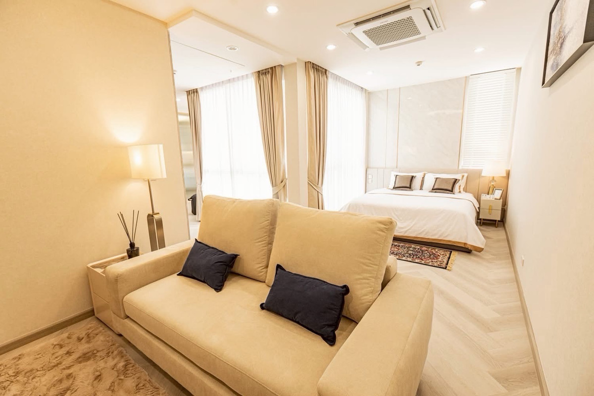 บ้านเกษตร นวมินทร์ ลาดปลาเค้า : พูลวิลล่า 4 ชั้น โครงการ SYMMETRY เกษตร–นวมินทร์  ที่ดิน 45 ตร.ว พื้นที่ใช้สอย 410 ตร.ม พร้อมลิฟต์ส่วนตัว ราคา 29,900,000 บาท หรือเช่า 270,000 บาทต่อเดือน