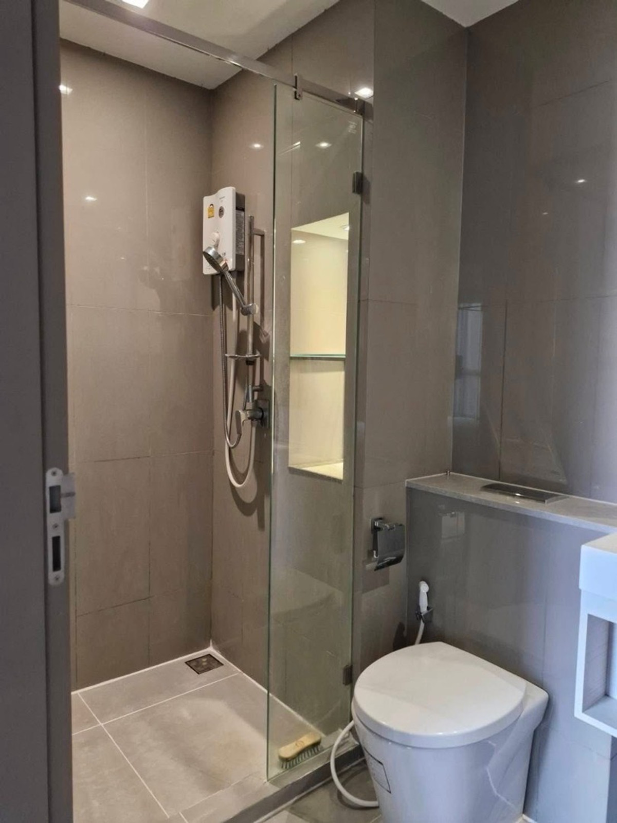 For RentCondoThaphra, Talat Phlu, Wutthakat : 🏢 For rent 𝗪𝗵𝗶𝘇𝗱𝗼𝗺 𝗥𝗮𝘁𝗰𝗵𝗮𝗱𝗮–𝗧𝗵𝗮 𝗣𝗵𝗿𝗮 Whizdom Station Ratchada - Tha Phra.
      📍Next to #BTS Talat Phlu 🚆

💰 Rent 15,000 baht / month