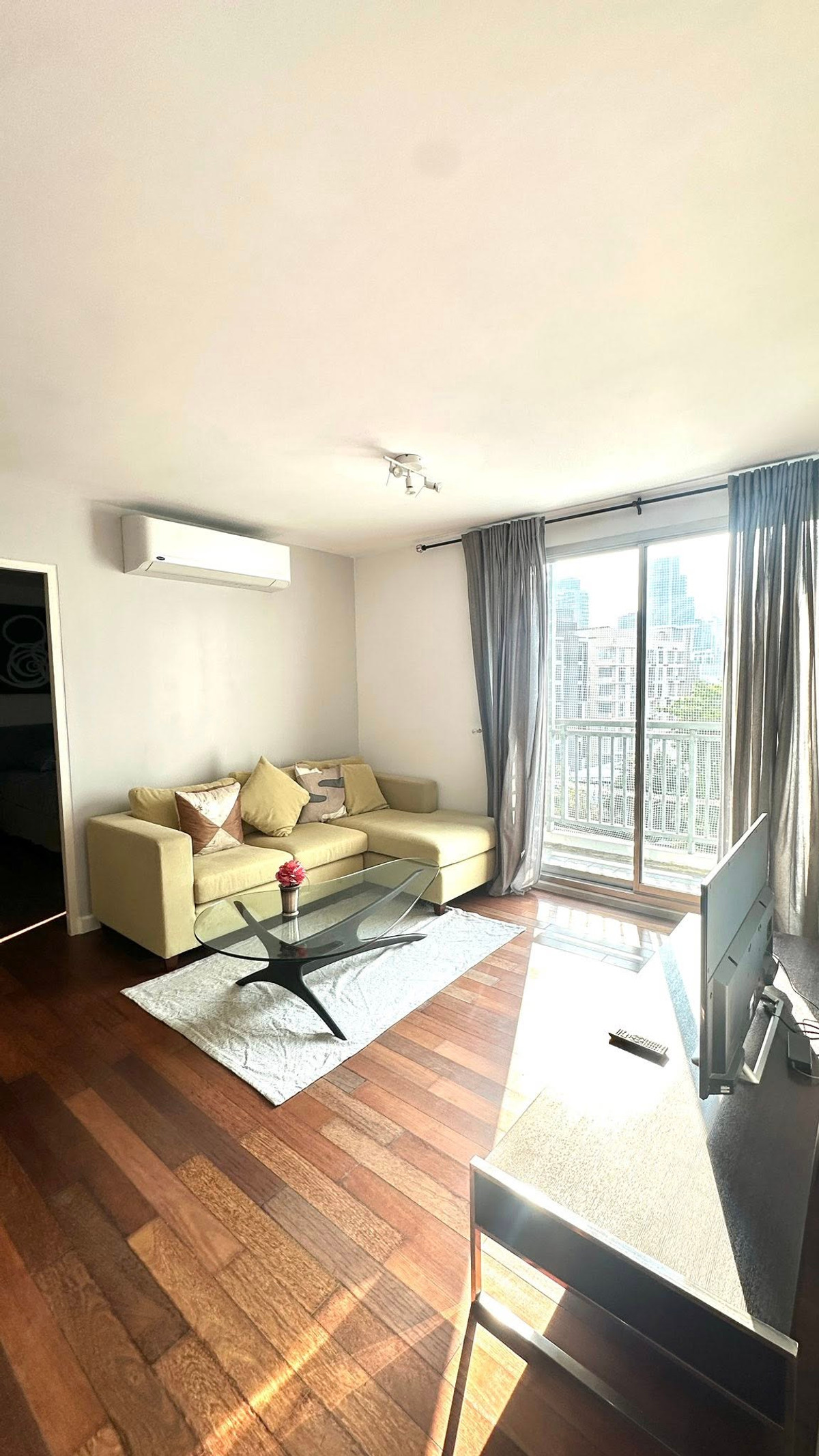 ให้เช่าคอนโดสุขุมวิท อโศก ทองหล่อ : The 49 Plus 2  for rent 79 sqm 2 beds 2 baths 44,000 per month 