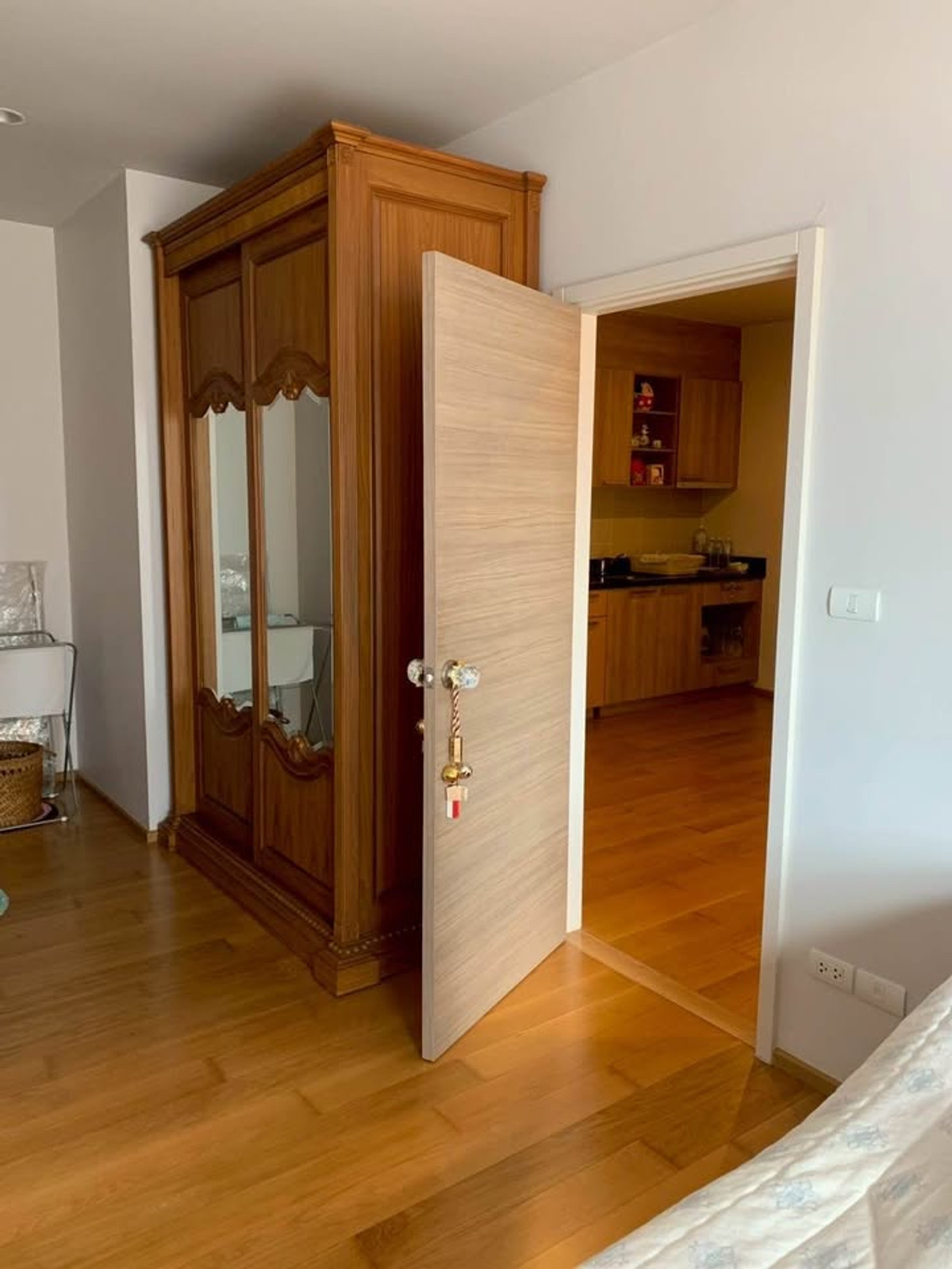 ขายคอนโดวงเวียนใหญ่ เจริญนคร : 🏠✨ ไฮฟ์ ตากสิน | ขายคอนโด 1 ห้องนอน (HBH-SI-92)