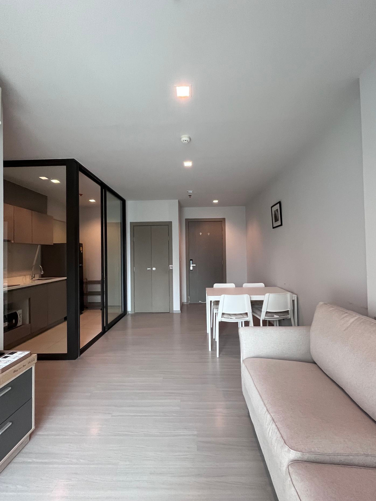 ให้เช่าคอนโดพระราม 9 เพชรบุรีตัดใหม่ RCA : RC023426 Condo 2 beds for rent at Life Asoke Rama 9 ใกล้ MRT พระราม 9 เพียง 300 ม.